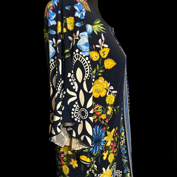 JM Collection colorful Tunic in size medium. Excellent gently used condition. - Picture 3 of 4